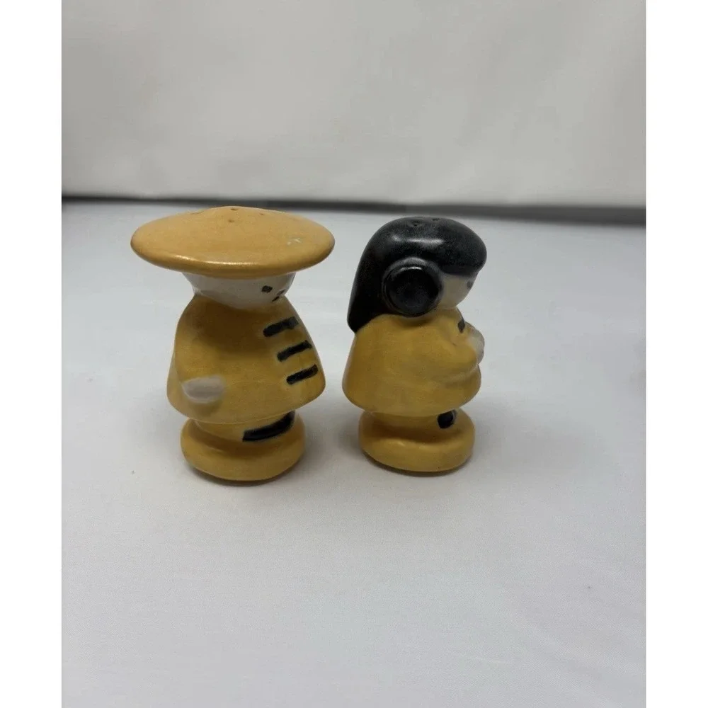 Vintage Asian Couple Salt & Pepper Shakers Ceramic Rubber Stop‎ 1950's MCM